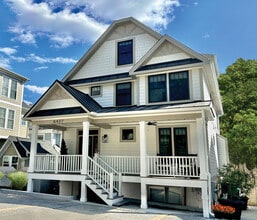 Building Photo - 6427 83rd Pl