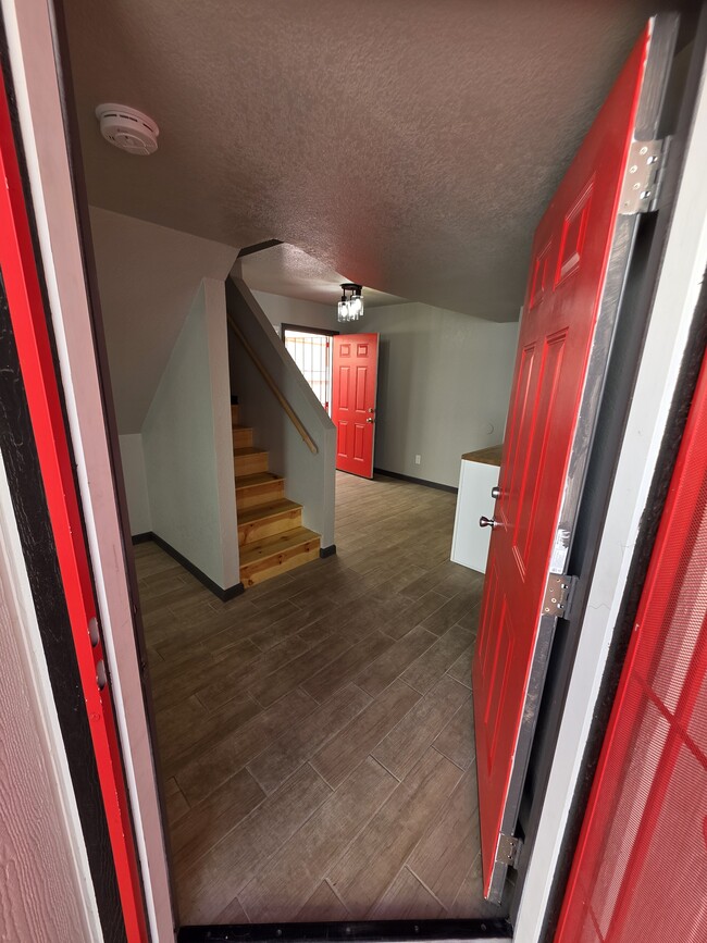 Building Photo - 1749 E Pepper Cir