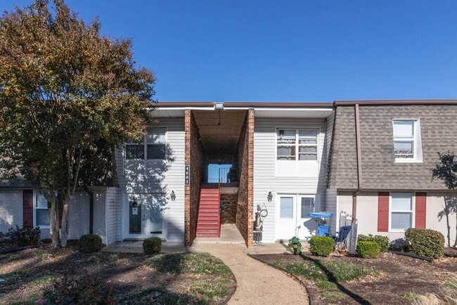 Building Photo - Southwood Apartments