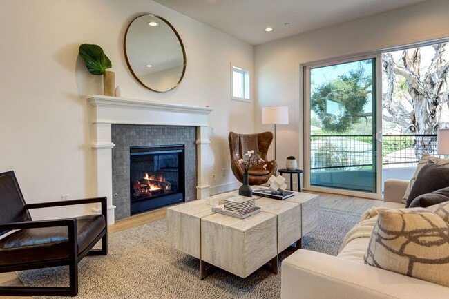 Building Photo - Fantastic 2 Story Farm House style Home with 4 Bedrooms and 3 Baths in Mid City area