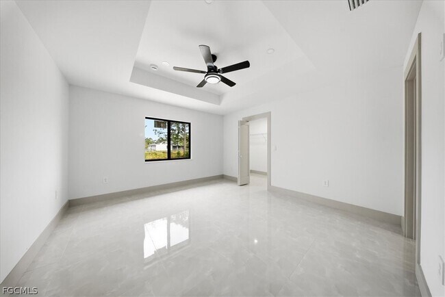 Foto del edificio - 541 Chalet Ave S