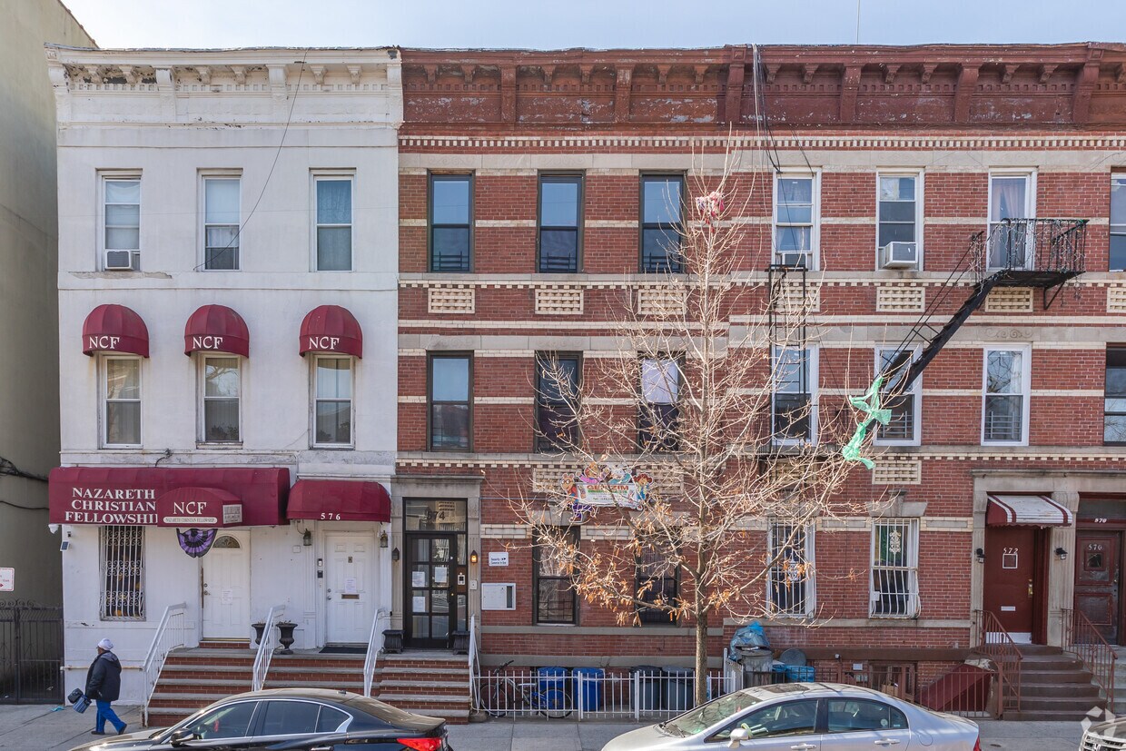 Building Photo - 574 Ralph Ave
