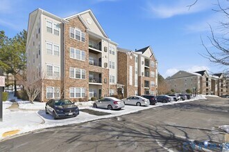 Building Photo - 1000 Westwood Village Way