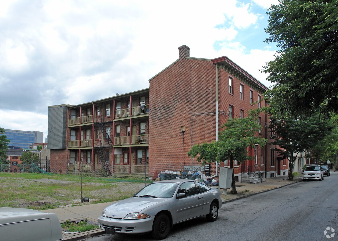 Building Photo - West Street Portfolio