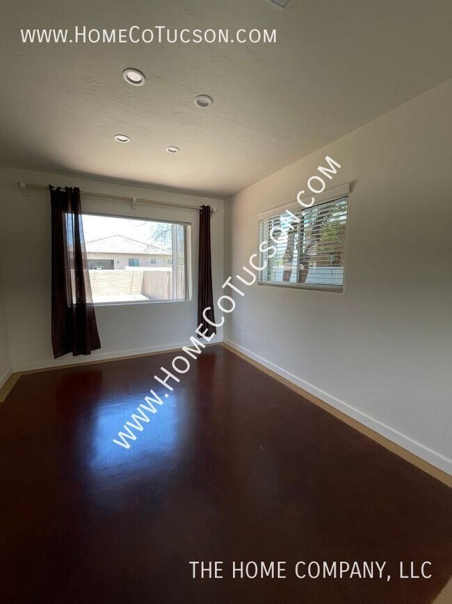 Foto del edificio - 3015 E 4th St