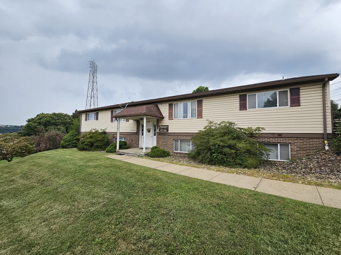 Primary Photo - 160 Stewart Ave