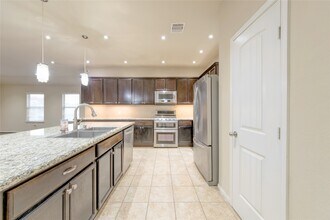 Building Photo - 9322 Limestone Ranch Ln