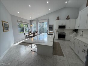 Building Photo - 5950 Almaden Dr