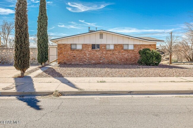 Foto del edificio - 524 Balboa Rd