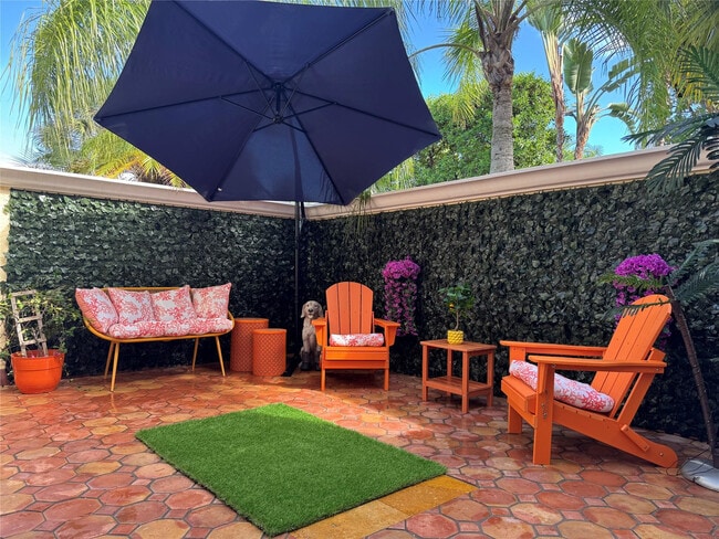 Building Photo - 1010 NE 8th Ave