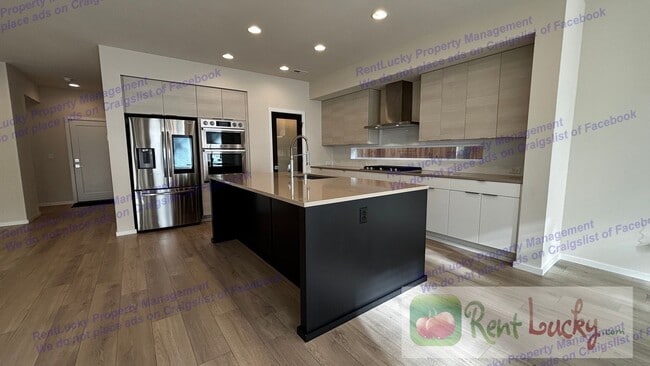 Building Photo - STUNNING 4-Bedroom Lake Tapps Home w/2-Car Garage and A/C!!