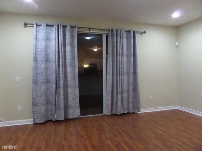Building Photo - 3 br, 2.5 bath House - 15737 SW 42nd St