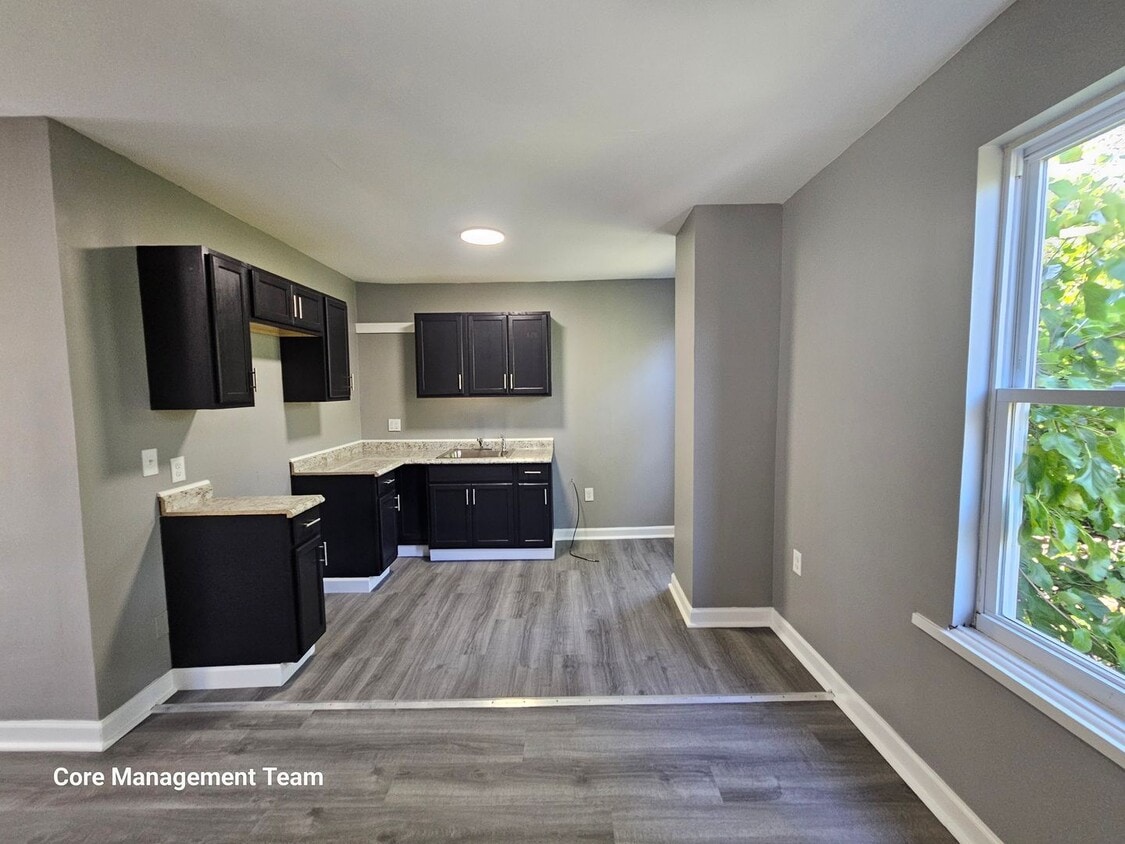 Updated 1 bedroom 1 bath apartment for rent! - Updated 1 bedroom 1 bath apartment for rent!