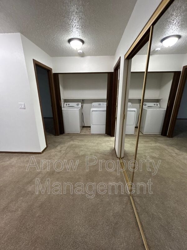 Building Photo - 203 E Arbor Ave