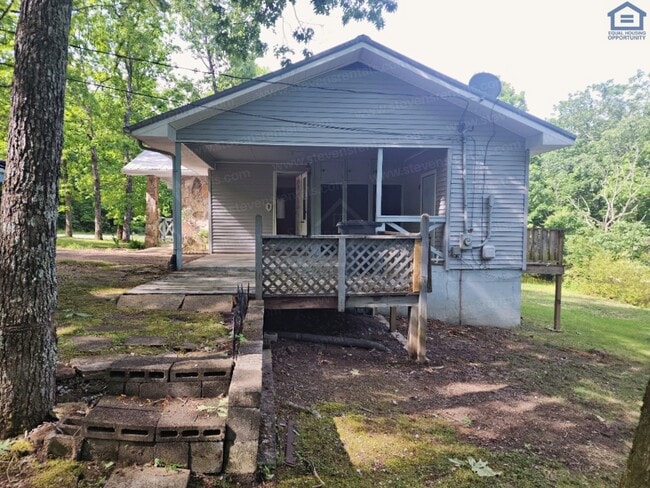 Building Photo - 163 Lakeshire Dr