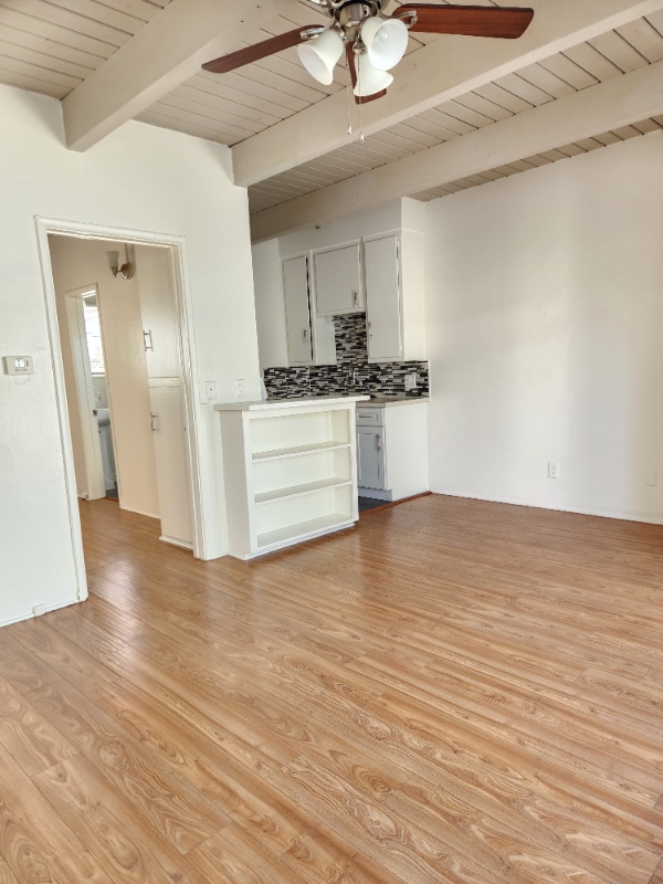 Foto principal - 1909 Beachwood Dr