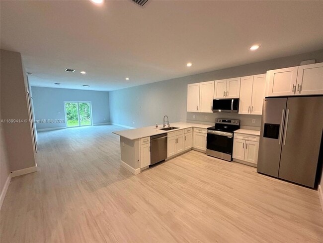 Building Photo - 10387 Port Everglades St