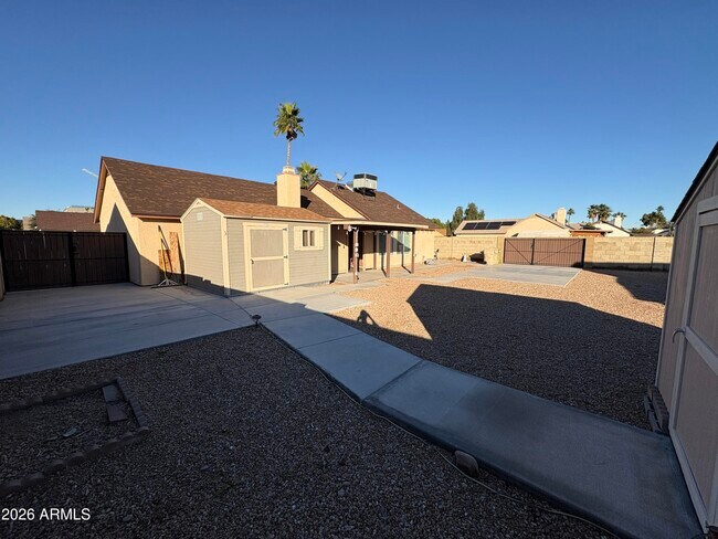 Foto del edificio - 5535 W Willow Ave