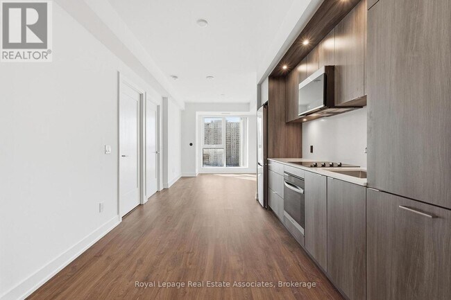 Photo du bâtiment - 25 Cordova Ave