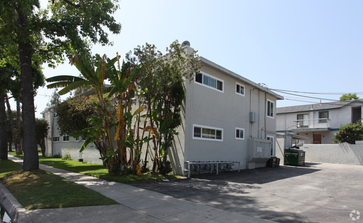 Building Photo - 424 Santa Anita Ave