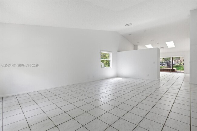Building Photo - 10633 NW 32nd Ct