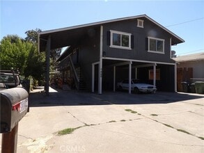 Building Photo - 3880 Vista Robles Way