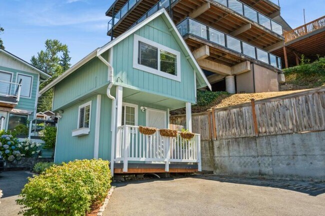 Foto del edificio - 0 bedroom in Des Moines WA 98198