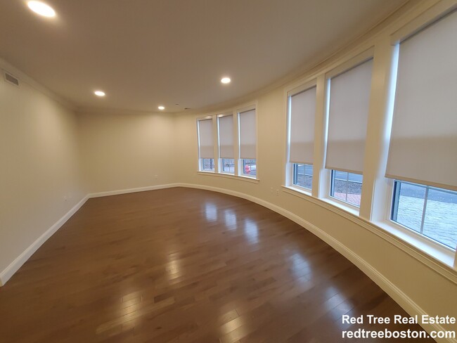 Building Photo - 39 Herrick Rd