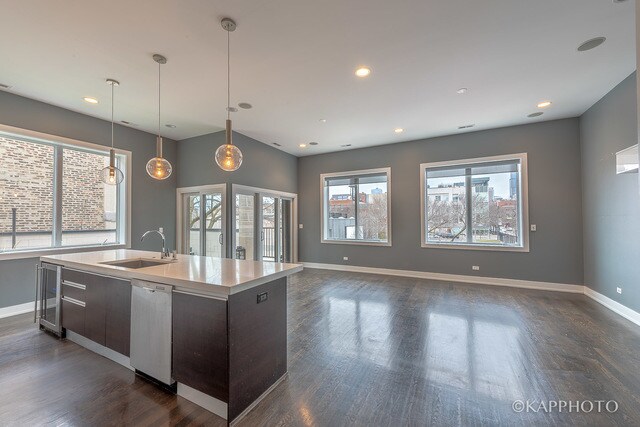 Building Photo - 6 N Throop St