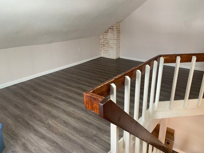 Loft - 160 Wyoming Ave