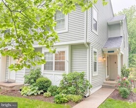 Building Photo - 15301 Waters Edge Ct