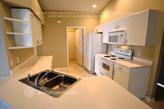 Building Photo - 12853 Raysbrook Dr