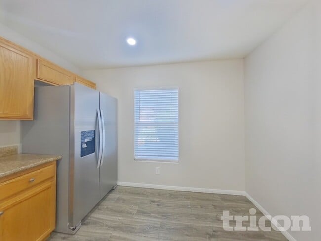 Foto del edificio - 5915 Balsam Pine Dr