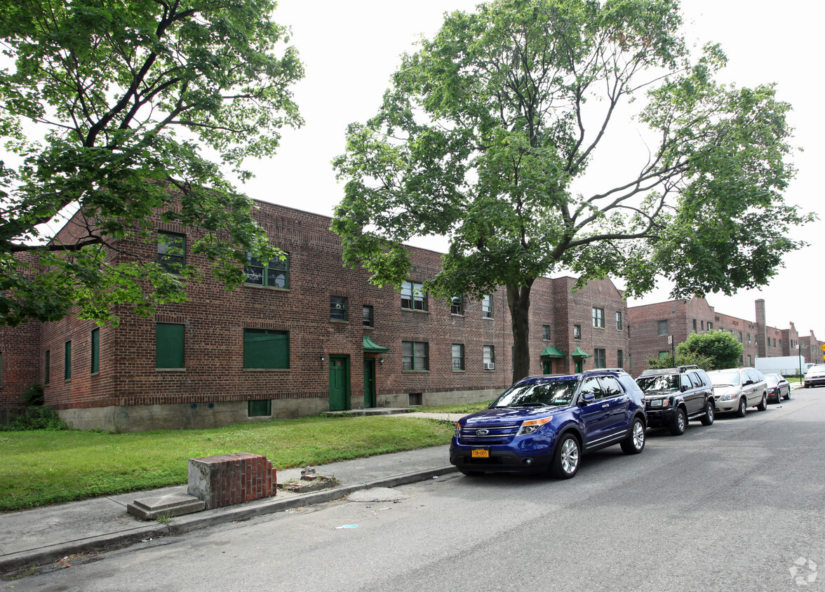 Foto del edificio - Arlington Village