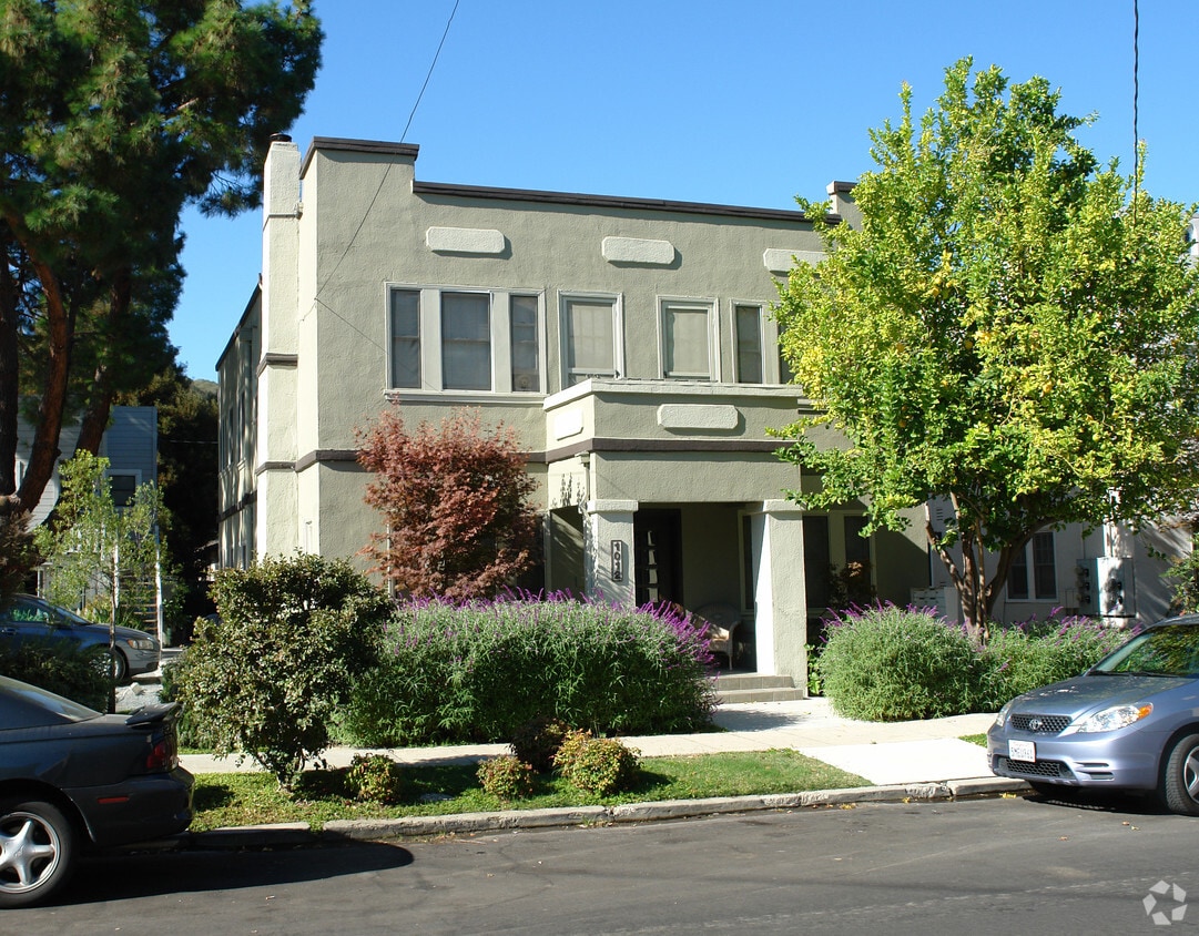 Building Photo - 1012 Estudillo St