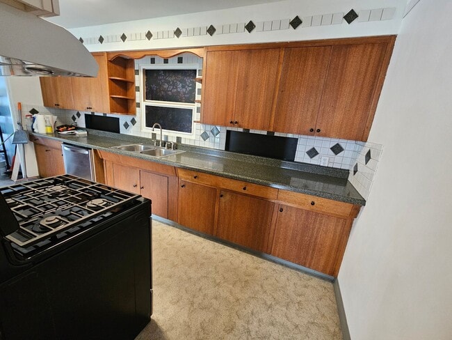 Building Photo - 904 S 16th St