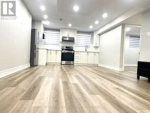 Building Photo - 142 Yates Dr