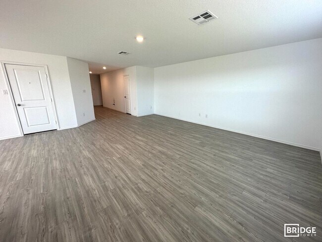 Building Photo - 2438 Double Oak Dr
