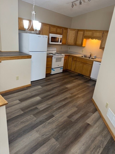 kitchen - 9171 Orchard Ln