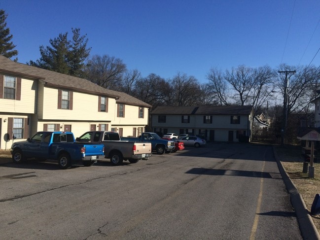 Building Photo - Quail Creek