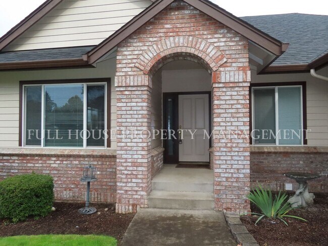 Building Photo - 3 br, 2 bath House - 281 Alexandra Ct.