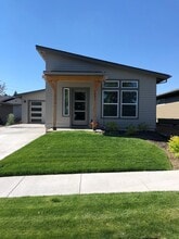 Building Photo - 1591 NE Rumgay Ln