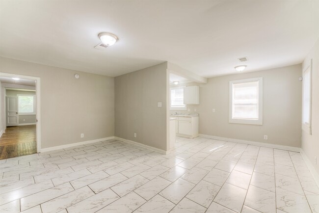 Foto del edificio - 1778 Edward Ave