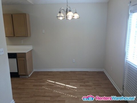 Foto del edificio - 1370 Fairview Rd