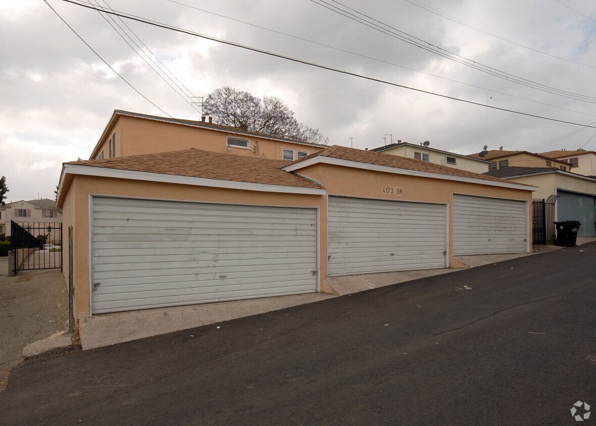 Foto del edificio - 4173 Somerset Dr