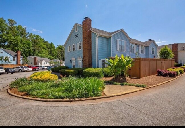 Foto del edificio - 5576 Clover Rise Ln