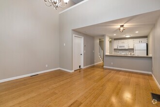 Building Photo - 20 Glengarry Dr