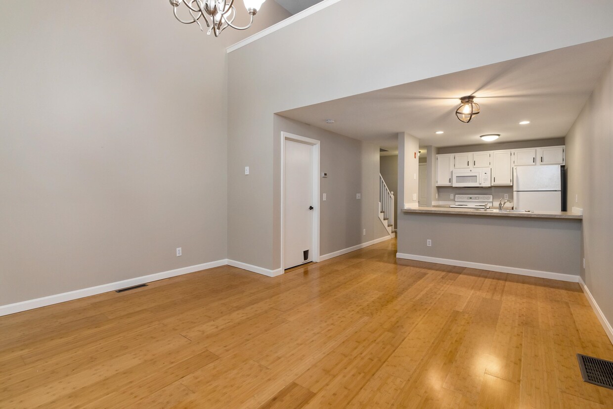 Primary Photo - 20 Glengarry Dr