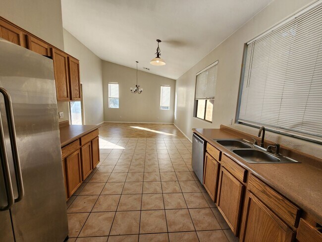 Foto del edificio - 12547 W Glenrosa Dr