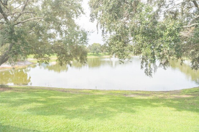 Foto del edificio - 714 Bay Hill Ct
